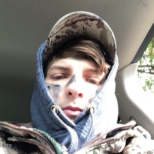 Meet your Posher, Ethan